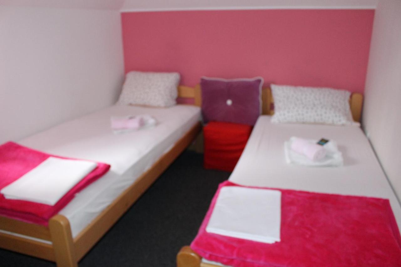 Motel Lepo Mesto Strmosten Exteriér fotografie